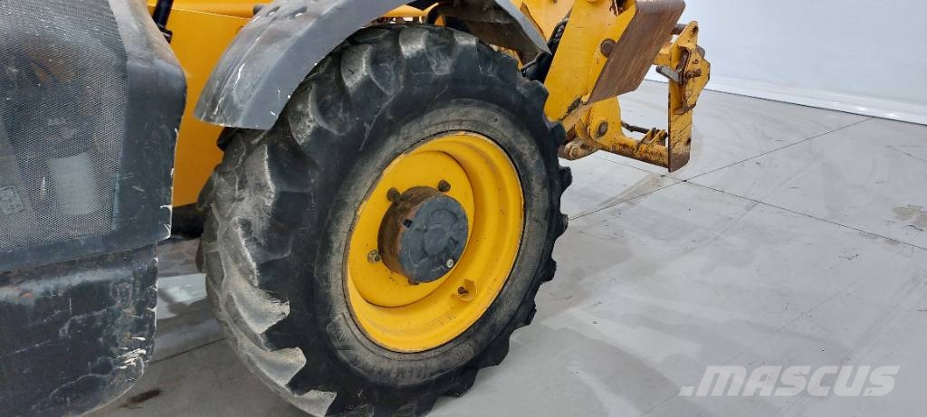 JCB 540V140 Teleskopiniai krautuvai žemės ūkiui