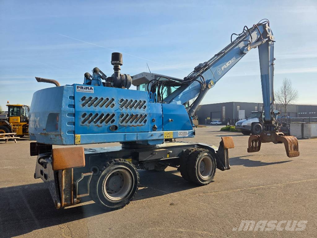 Fuchs MHL 331 E مناولات المخلفات / مناولات صناعية