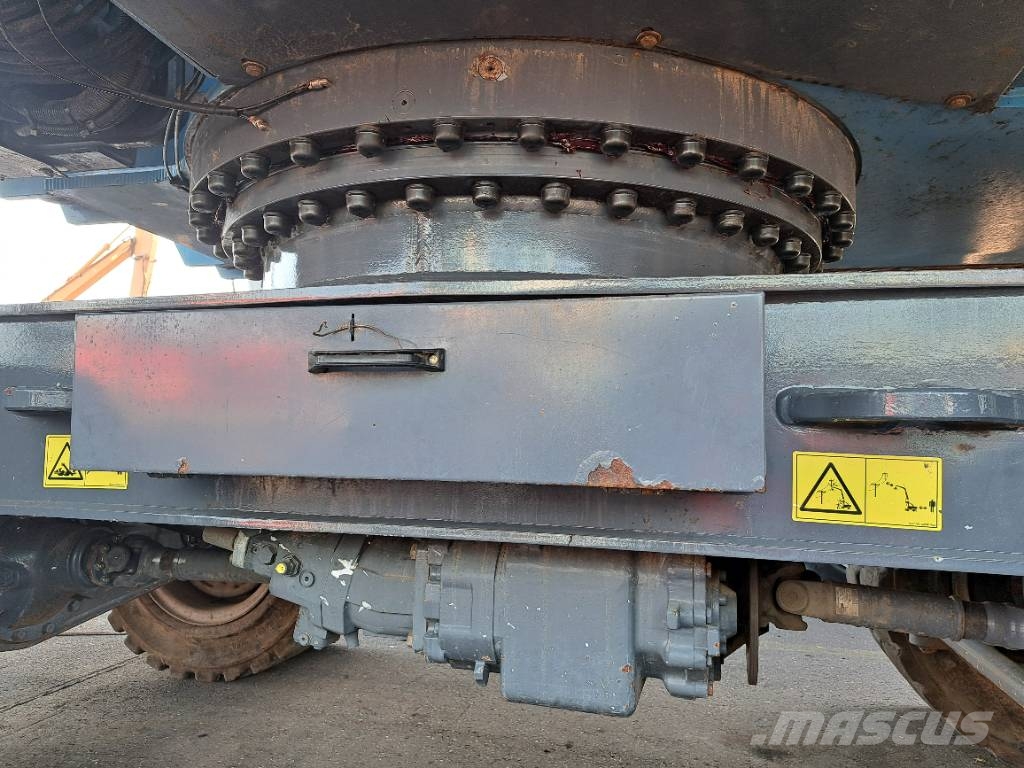 Fuchs MHL 331 E مناولات المخلفات / مناولات صناعية