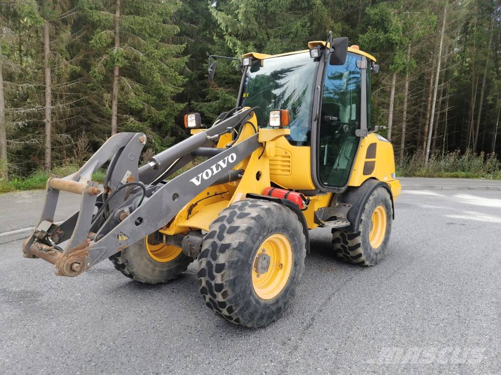 Volvo L 25 F Iekrāvēji uz riteņiem