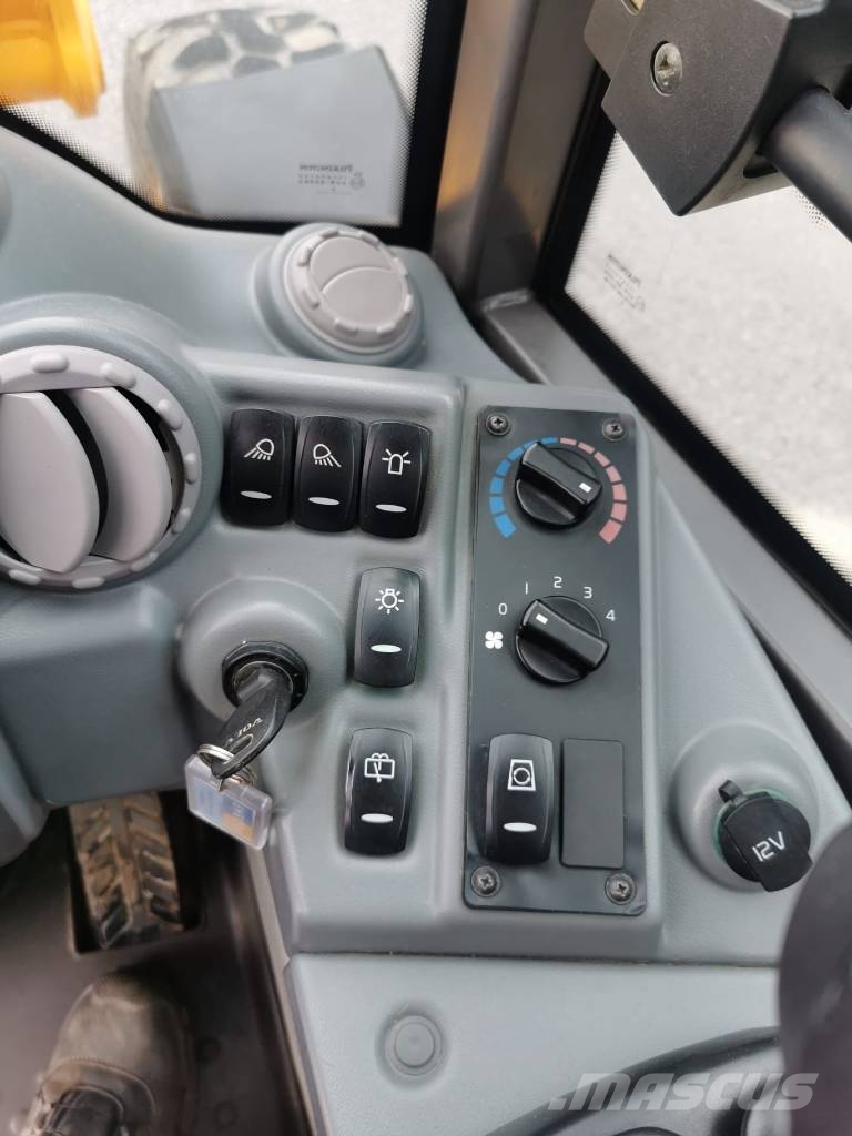 Volvo L 25 F Iekrāvēji uz riteņiem