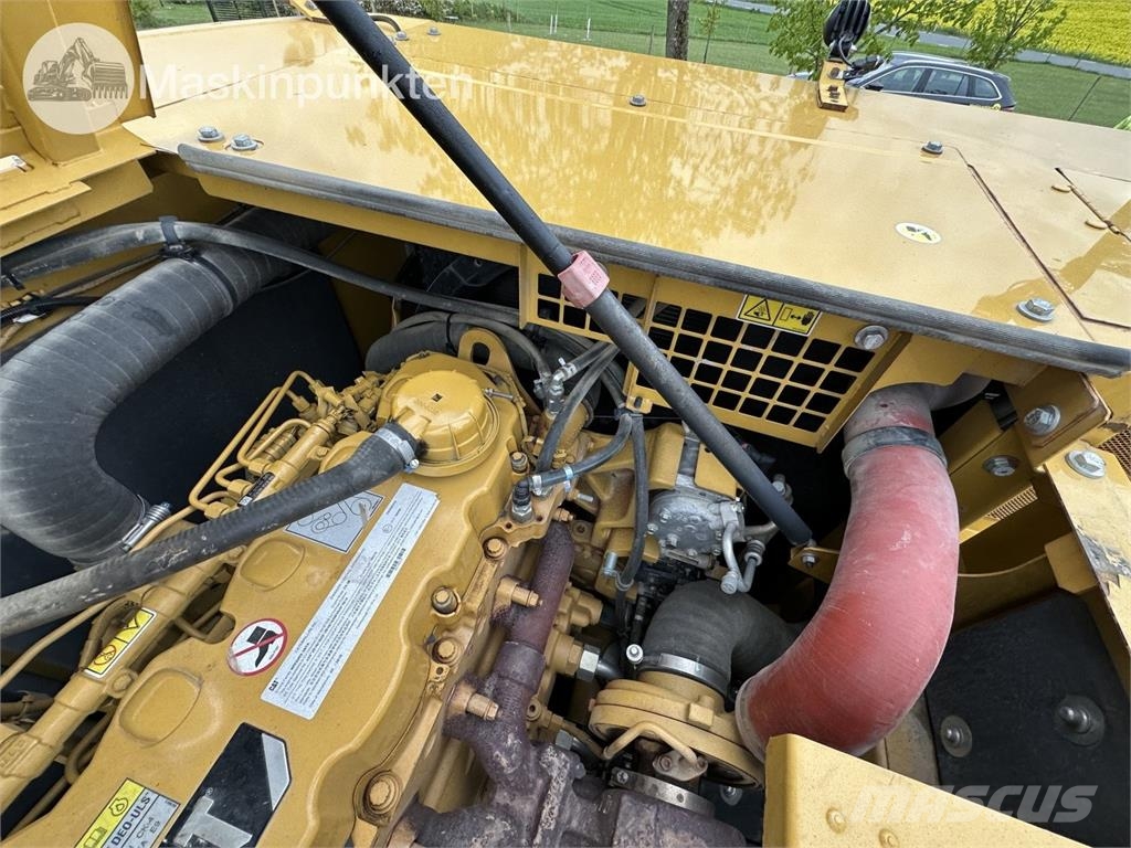 CAT 336 Lánctalpas kotrók