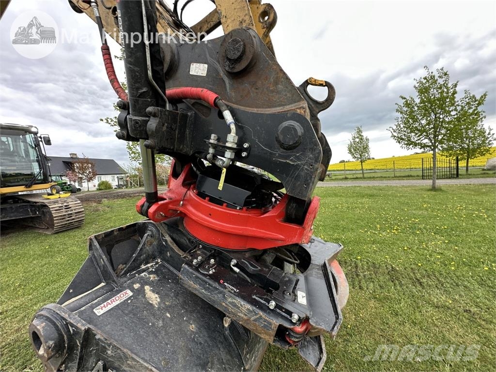 CAT 336 Lánctalpas kotrók