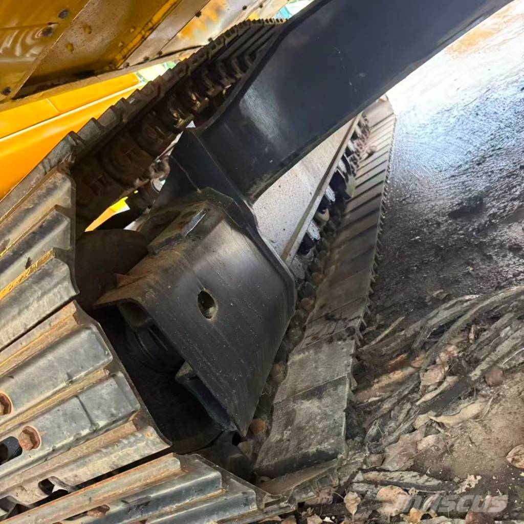 Komatsu PC 200-8N1 履带挖掘机