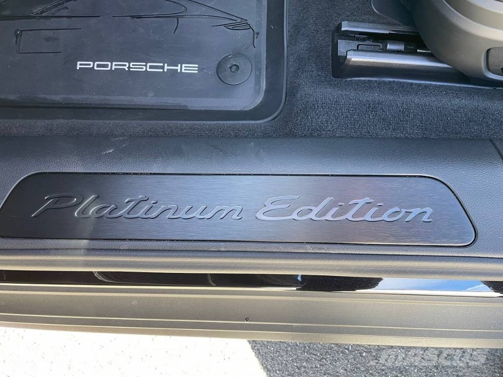 Porsche Panamera 4 Sport Turismo Platinum Edition Lengvieji automobiliai