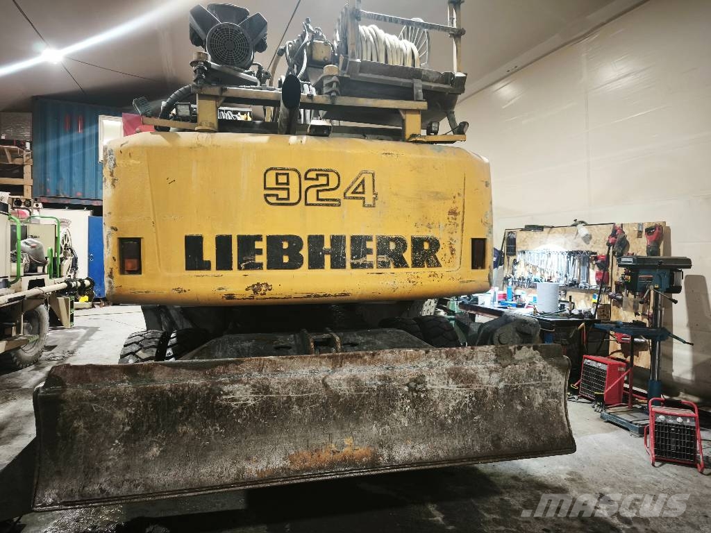 Liebherr A 924 C Litronic Gumikerekes kotrók