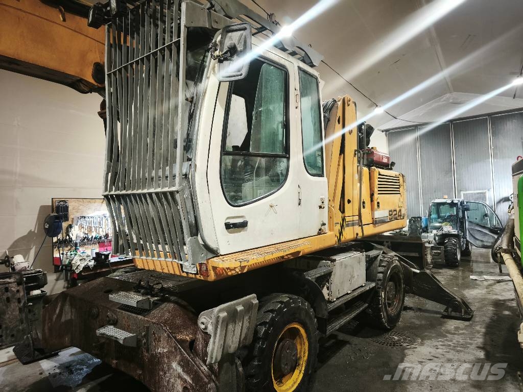 Liebherr A 924 C Litronic Gumikerekes kotrók