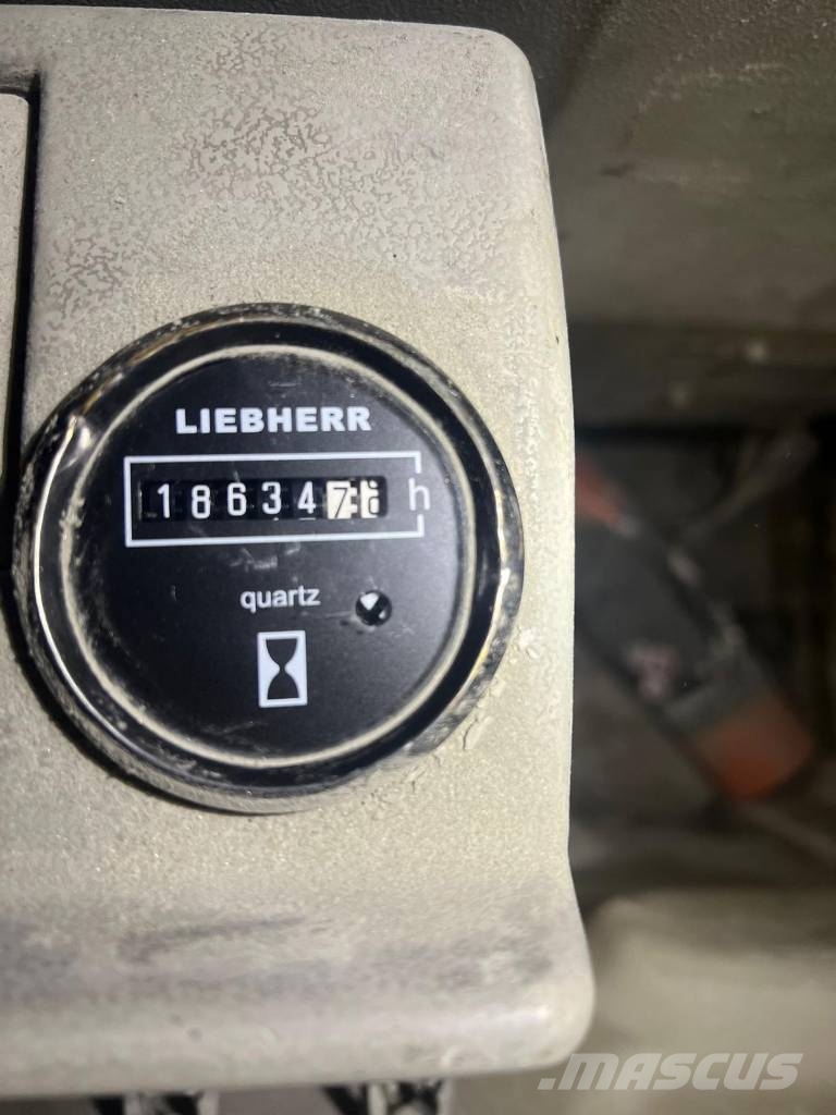 Liebherr A 924 C Litronic Gumikerekes kotrók