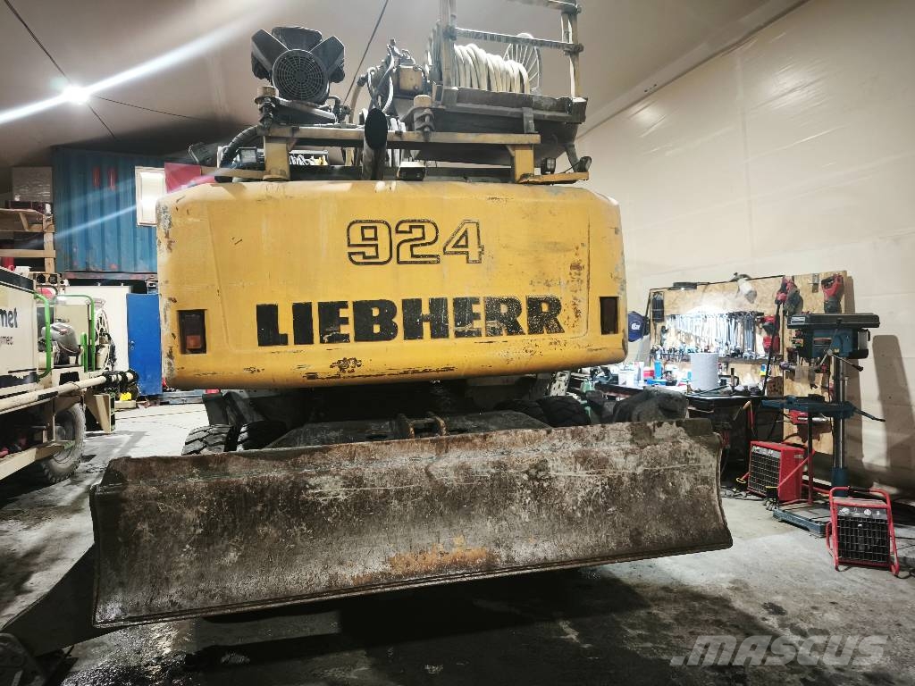 Liebherr A 924 C Litronic Gumikerekes kotrók
