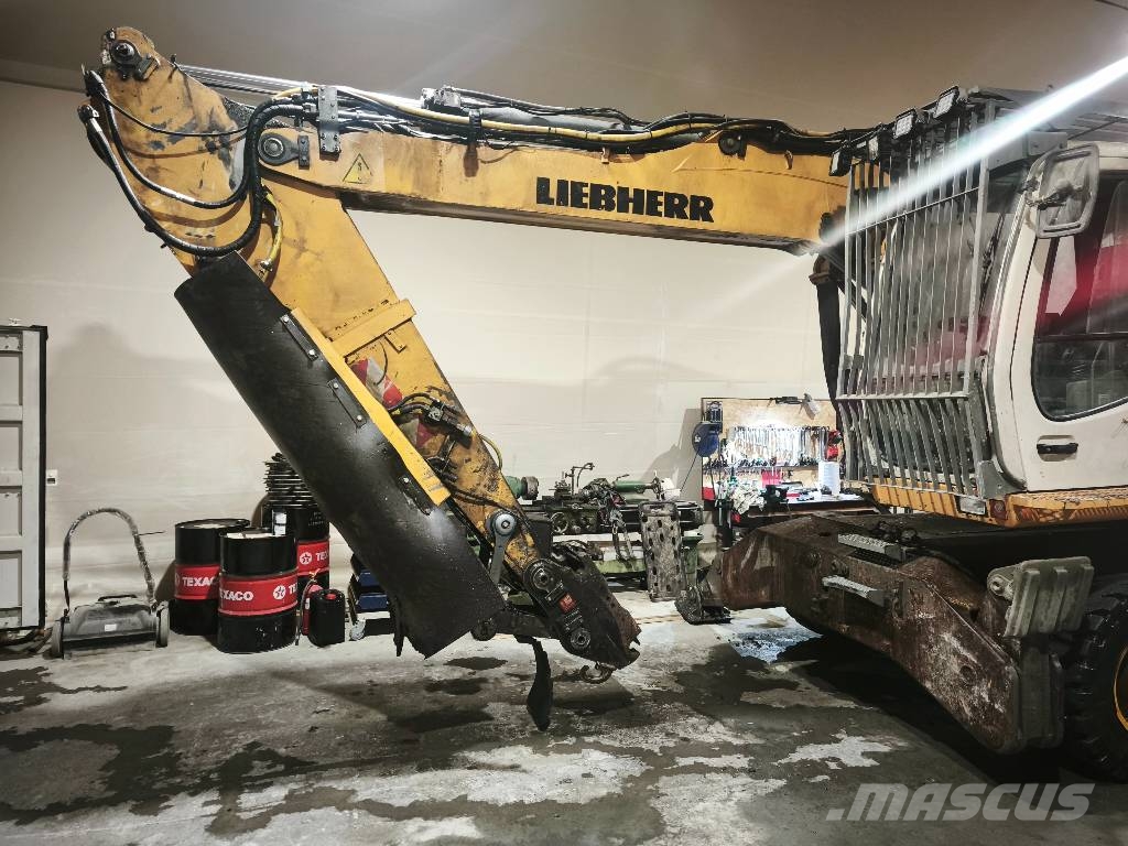Liebherr A 924 C Litronic Gumikerekes kotrók