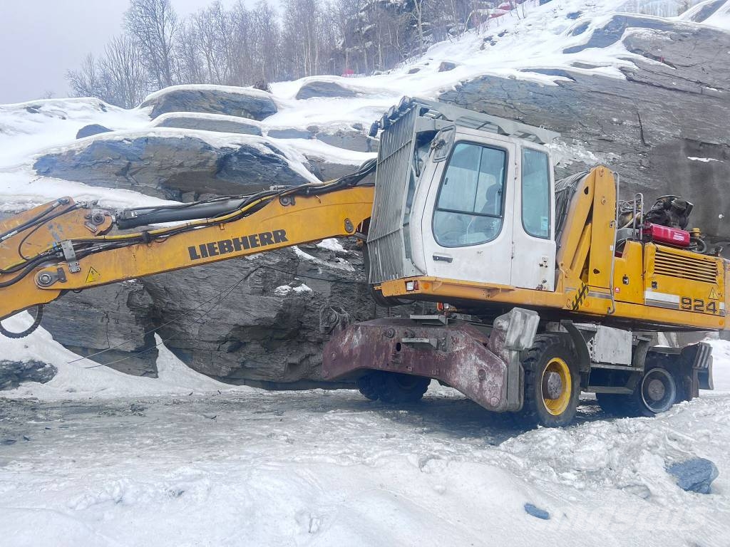 Liebherr A 924 C Litronic Gumikerekes kotrók