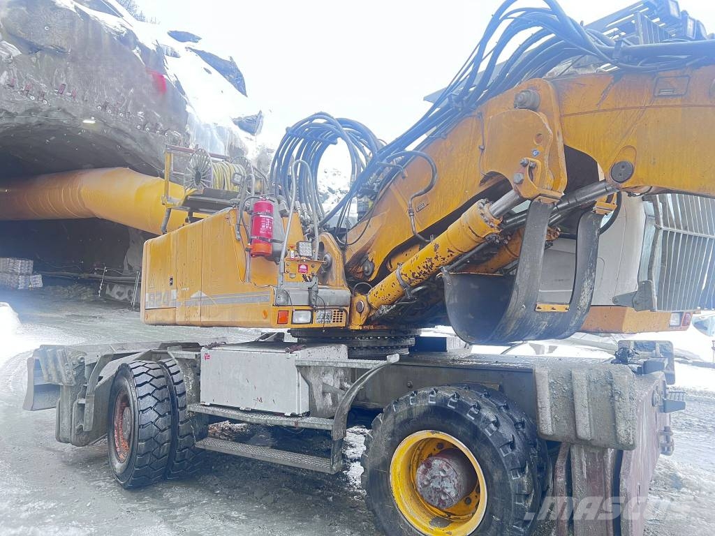 Liebherr A 924 C Litronic Gumikerekes kotrók