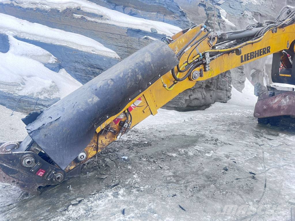 Liebherr A 924 C Litronic Gumikerekes kotrók