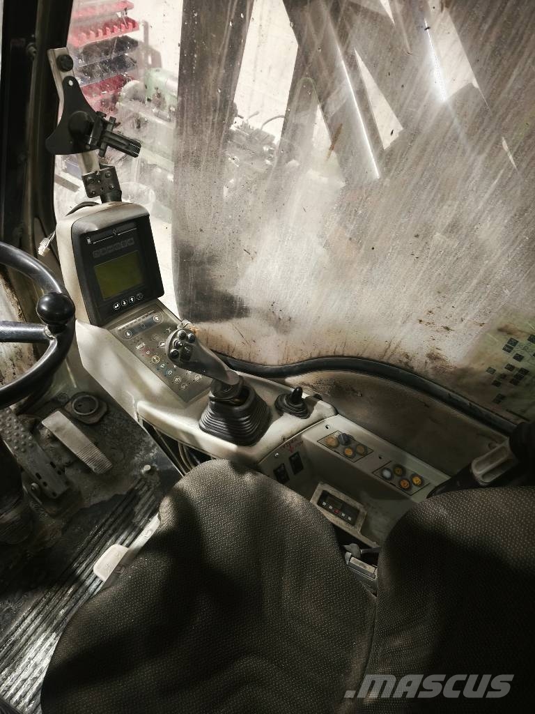 Liebherr A 924 C Litronic Gumikerekes kotrók