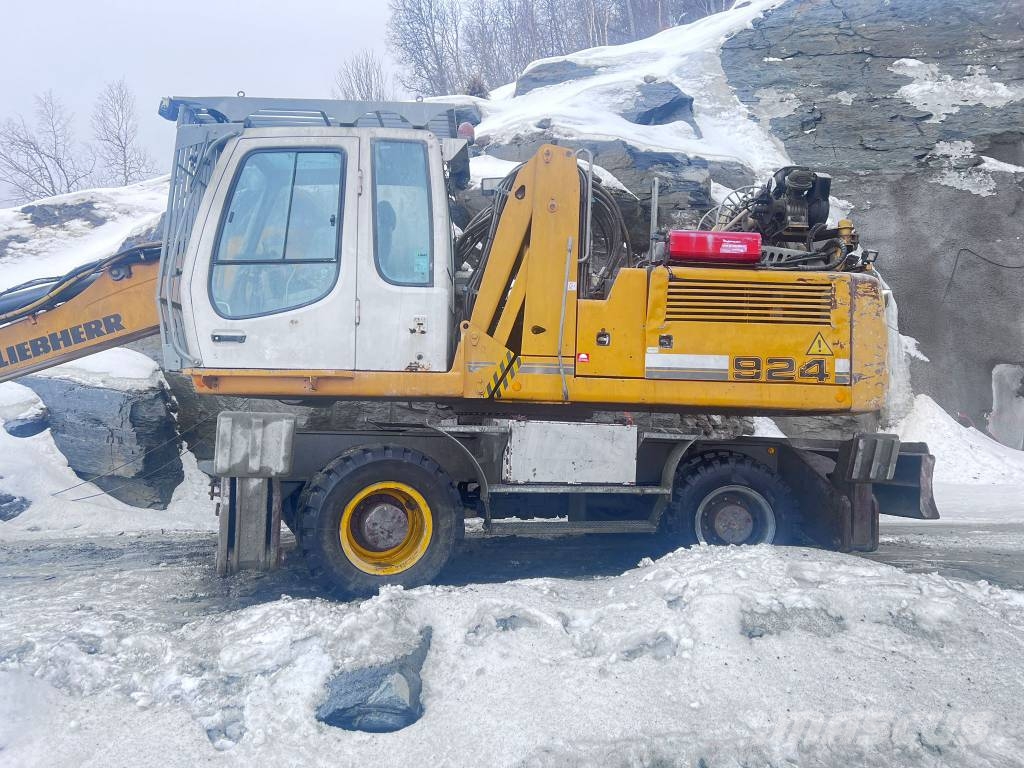 Liebherr A 924 C Litronic Gumikerekes kotrók
