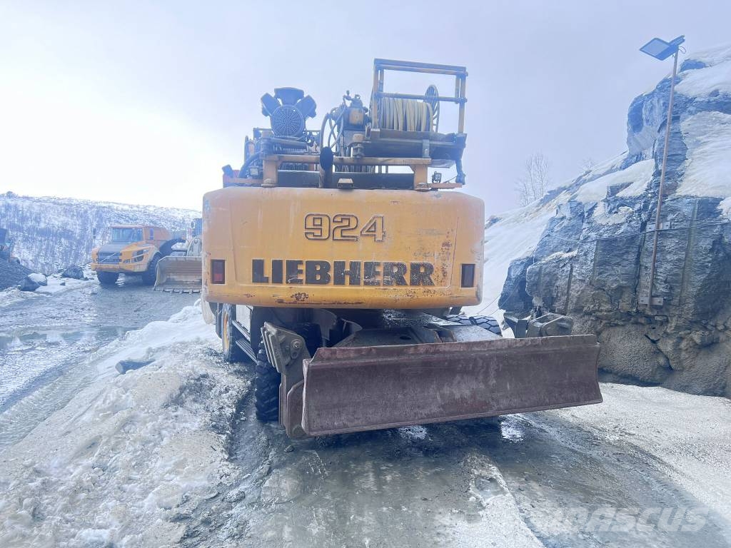 Liebherr A 924 C Litronic Gumikerekes kotrók