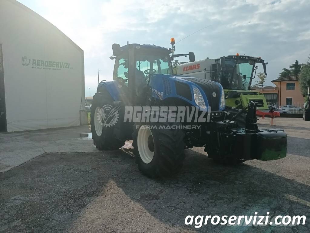 New Holland T 8.360 Traktory