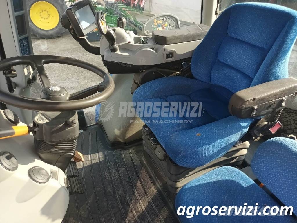 New Holland T 8.360 Traktory