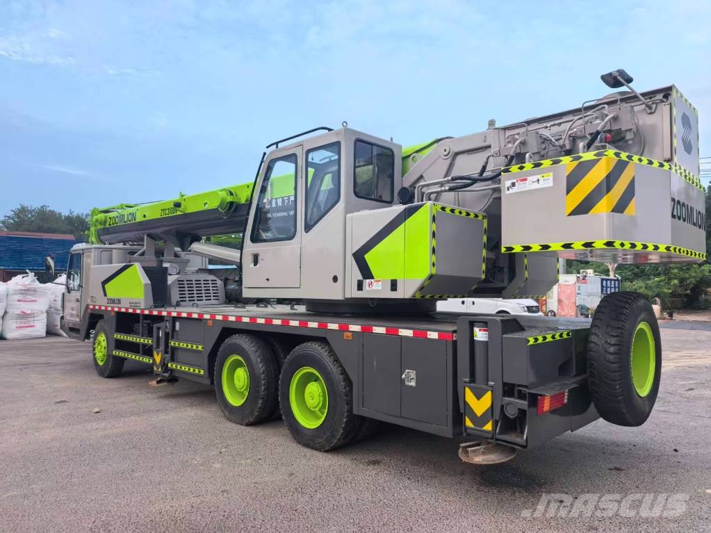 Zoomlion ZTC300V Автокраны