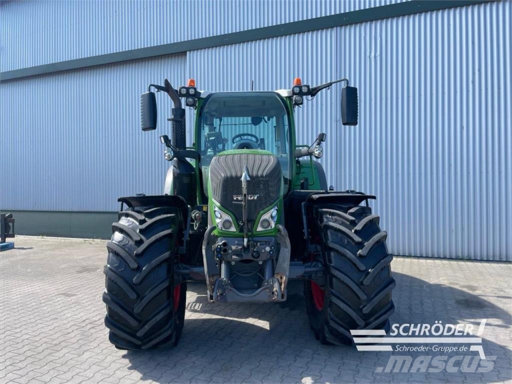 Fendt 724 VARIO S4 PROFI PLUS Tractors