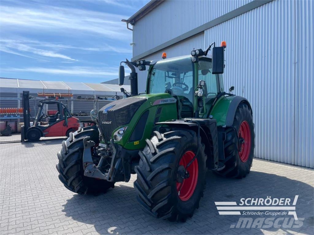 Fendt 724 VARIO S4 PROFI PLUS Tractors