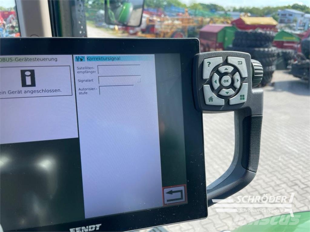 Fendt 724 VARIO S4 PROFI PLUS Tractors