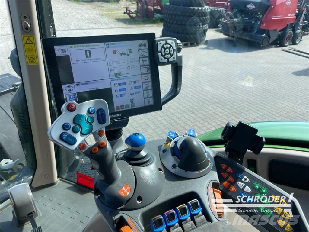 Fendt 724 VARIO S4 PROFI PLUS Tractors