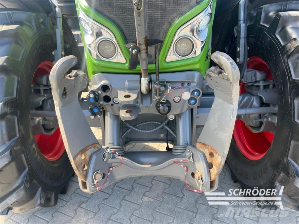 Fendt 724 VARIO S4 PROFI PLUS Tractors