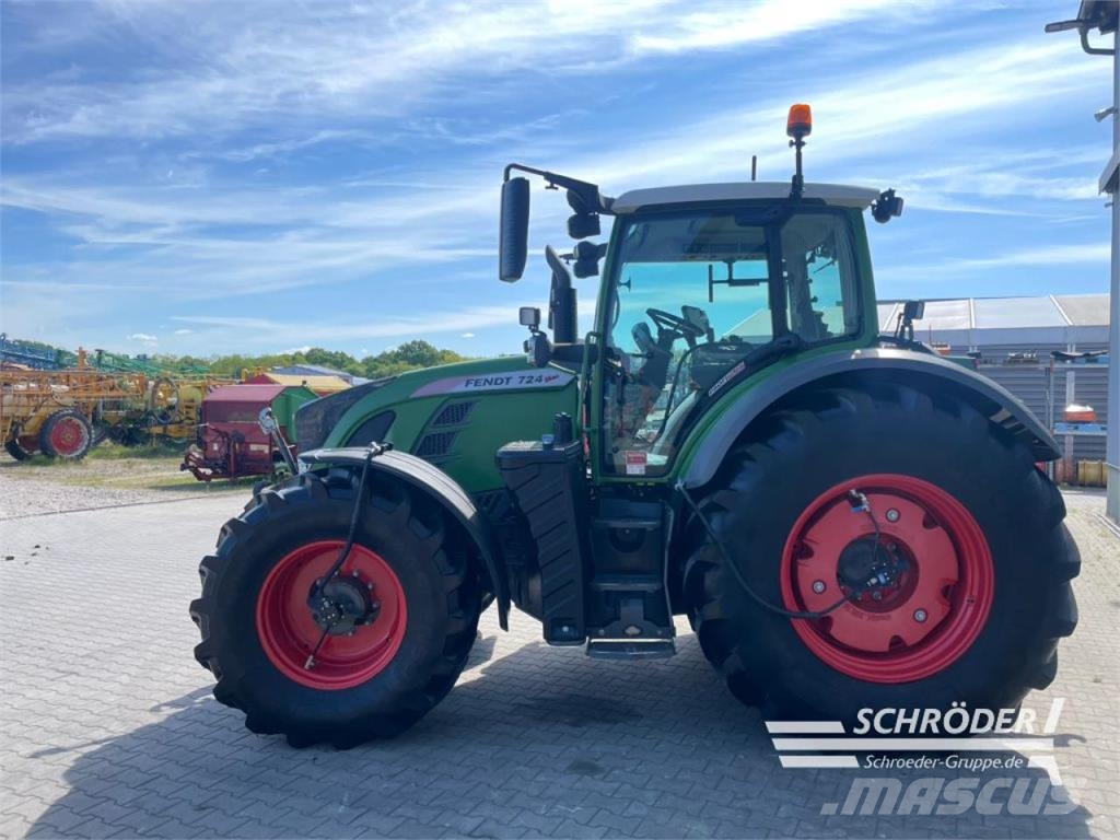 Fendt 724 VARIO S4 PROFI PLUS Tractors