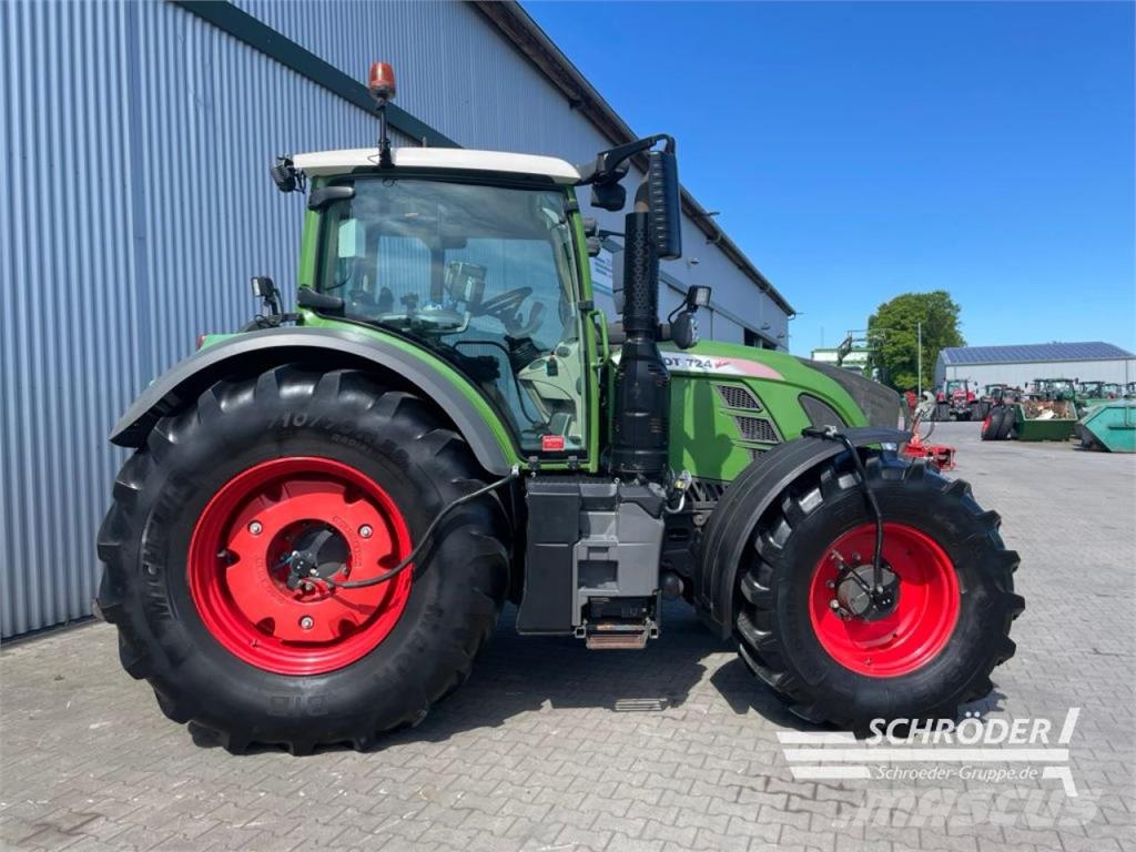 Fendt 724 VARIO S4 PROFI PLUS Tractors