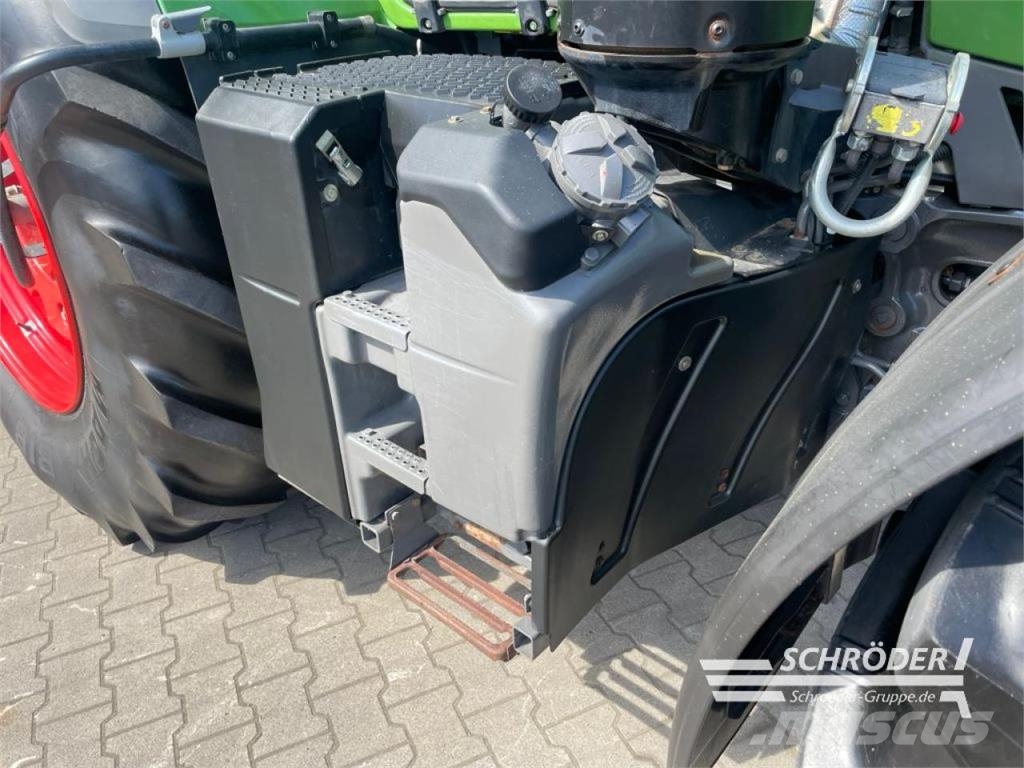 Fendt 724 VARIO S4 PROFI PLUS Tractors