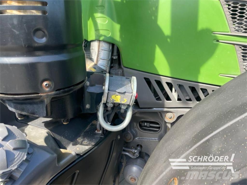 Fendt 724 VARIO S4 PROFI PLUS Tractors