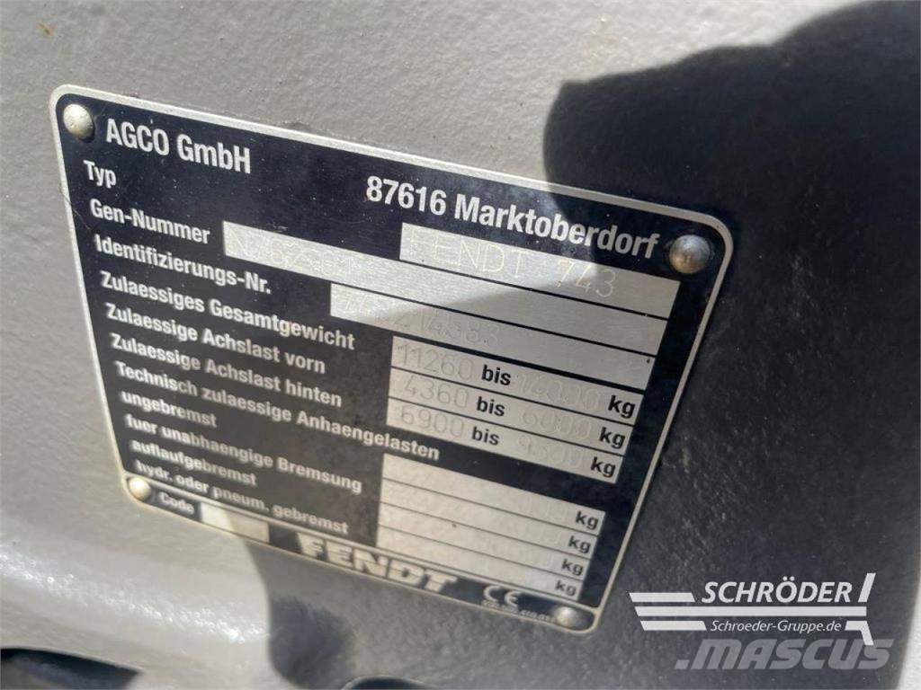 Fendt 724 VARIO S4 PROFI PLUS Tractors