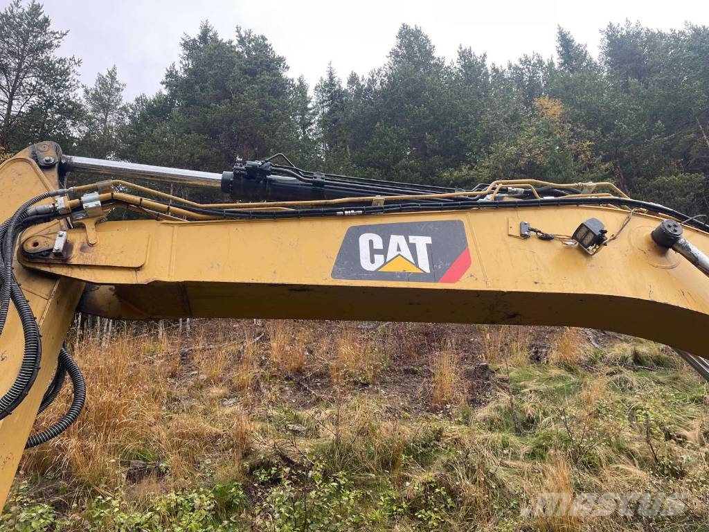 CAT 323 Excavadoras sobre orugas
