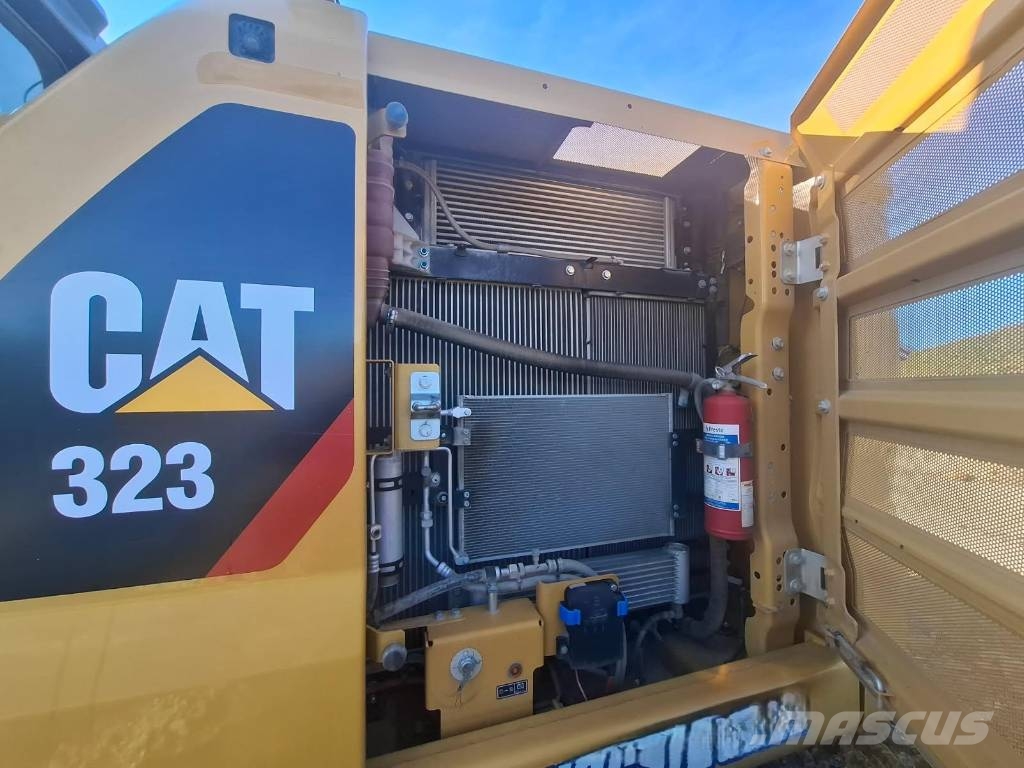 CAT 323 Excavadoras sobre orugas