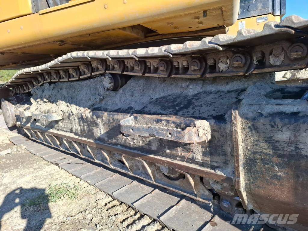 CAT 323 Excavadoras sobre orugas