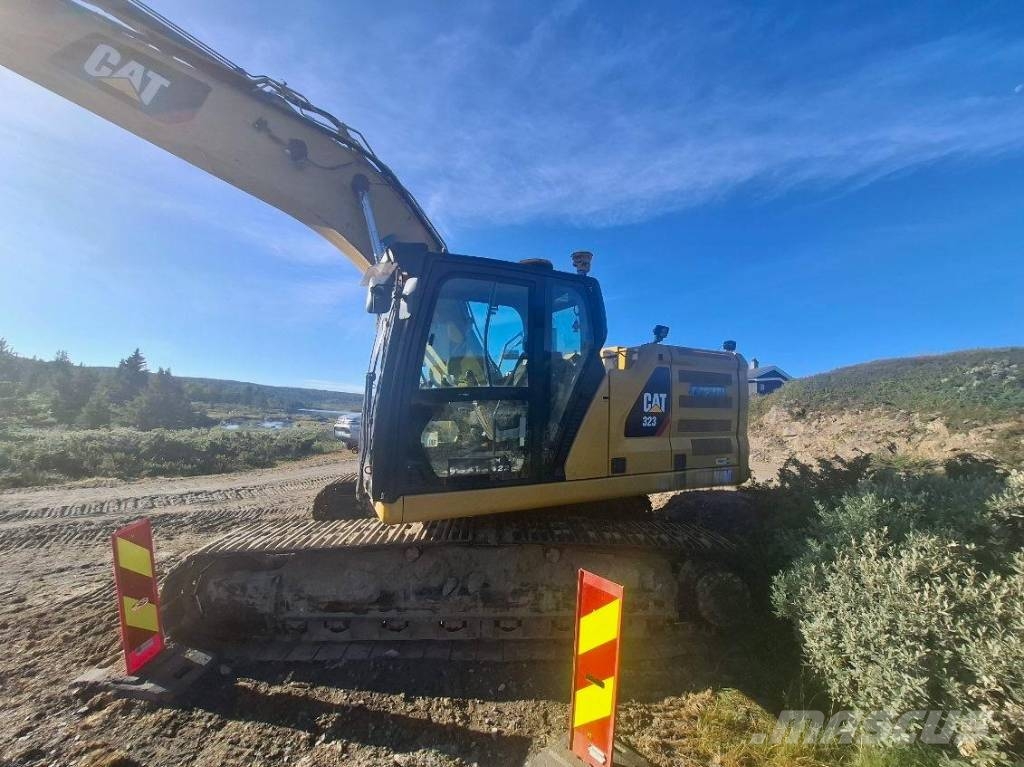 CAT 323 Excavadoras sobre orugas