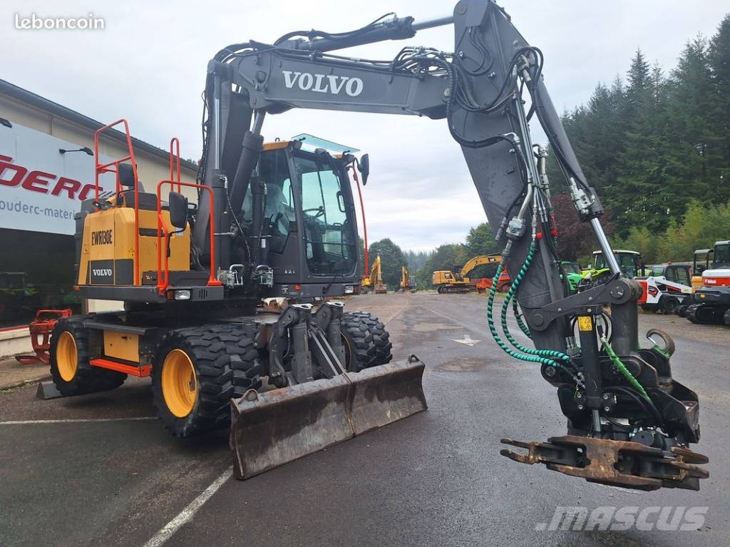 Volvo EWR 130 E Pelle sur pneus