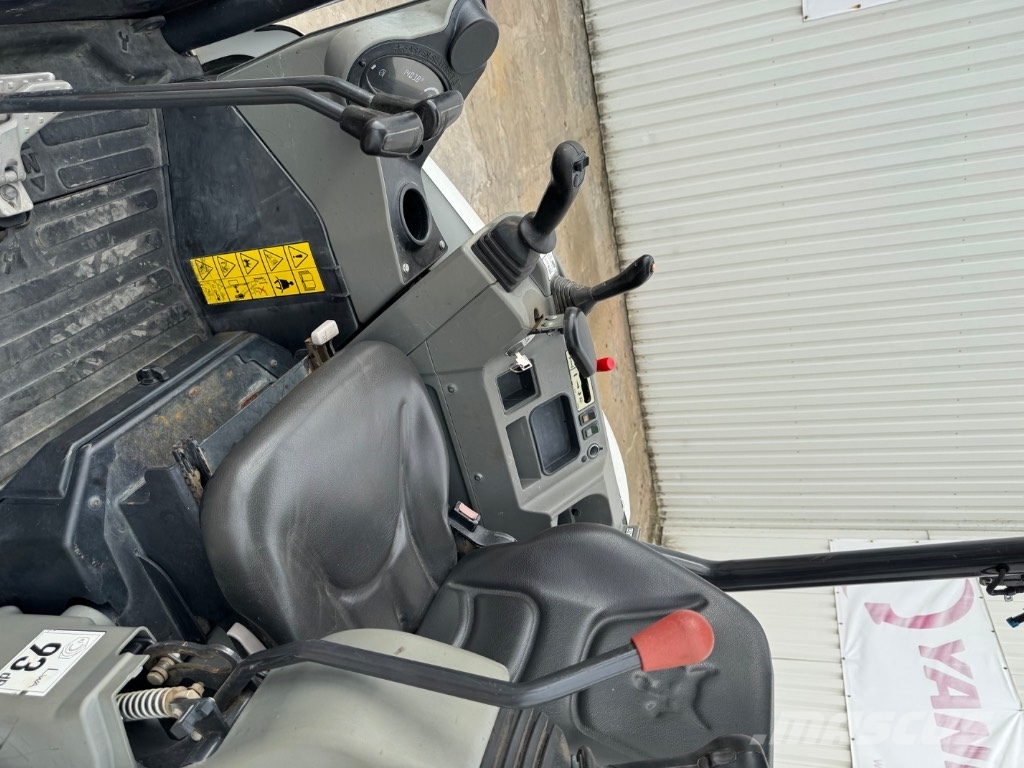 Bobcat E26 *RESERVED/RESERVEE حفارات صغيرة أقل من 7 طن (حفارات صغيرة)