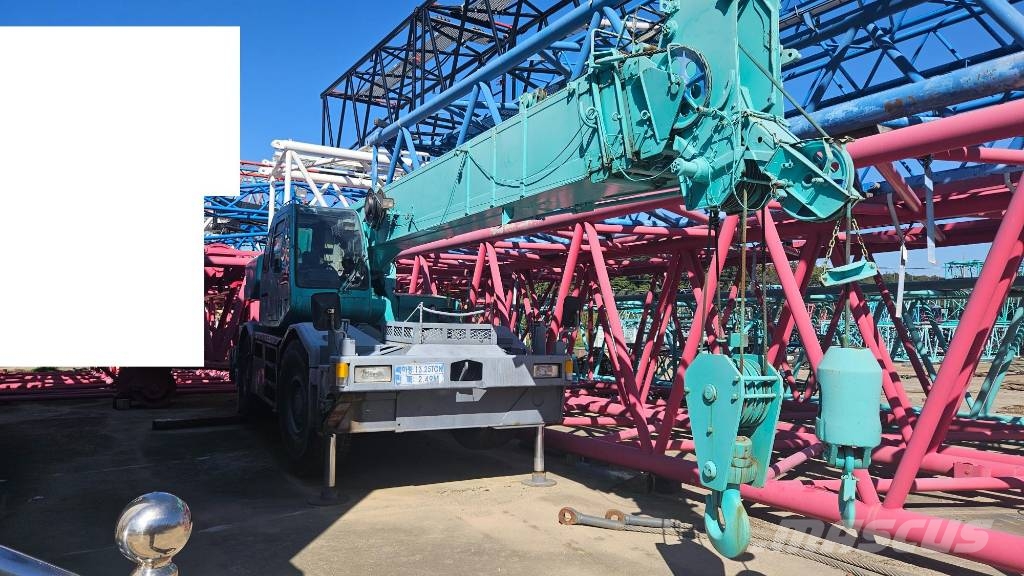 Kobelco RK 250-3 Røff terreng kraner