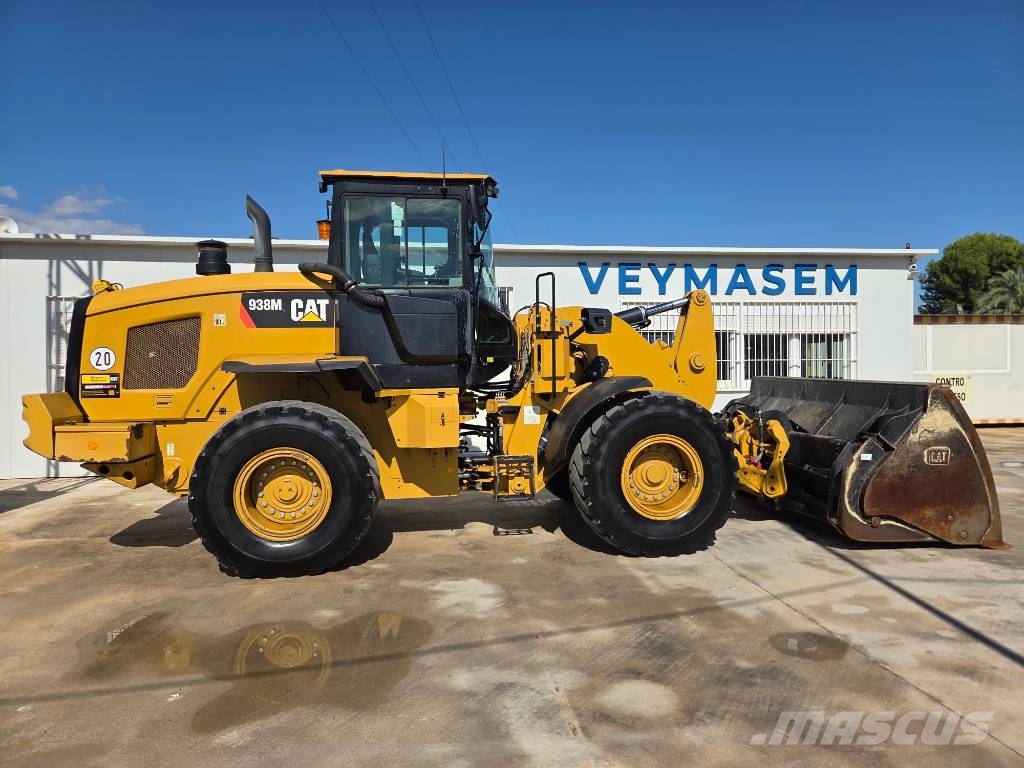 CAT 938m Pale gommate