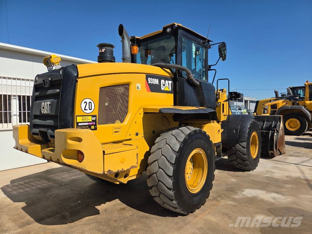 CAT 938m Pale gommate