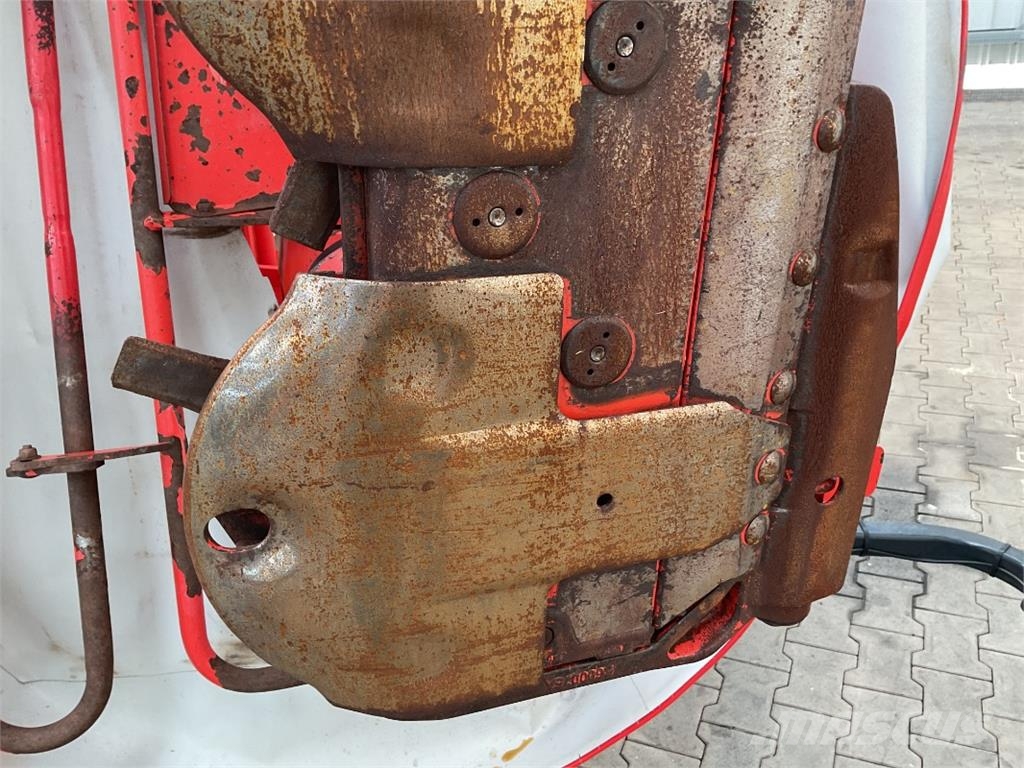 Kuhn GMD 8730-FF Maaikneuzers