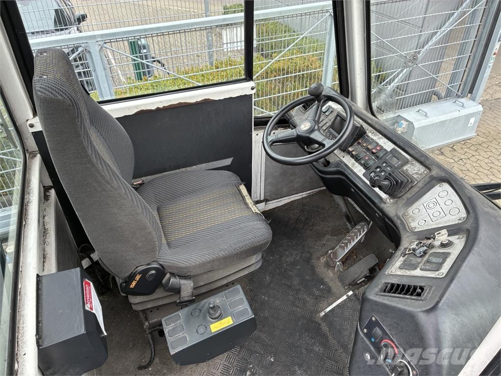 Terberg YT222 4X2 Terminál targoncák