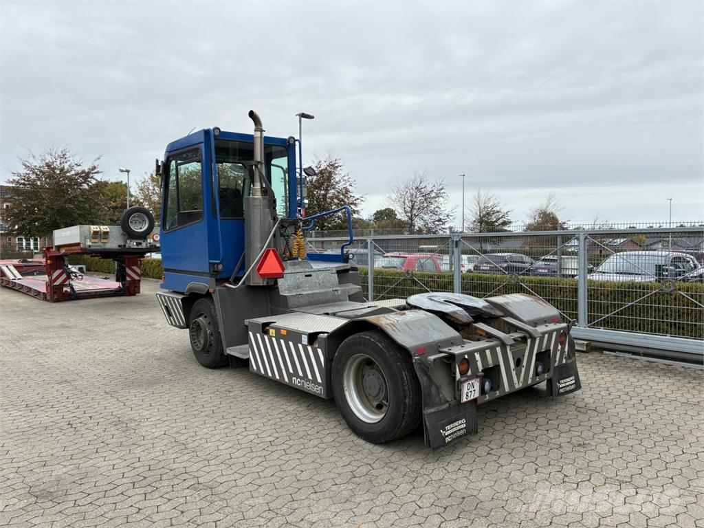 Terberg YT222 4X2 Terminál targoncák