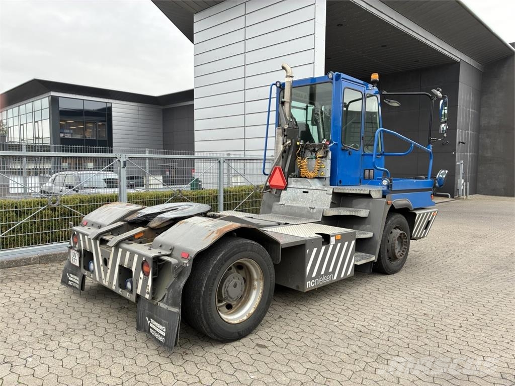 Terberg YT222 4X2 Terminál targoncák