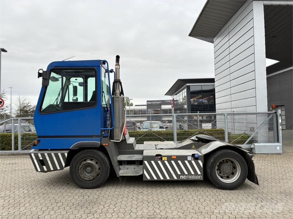 Terberg YT222 4X2 Terminál targoncák