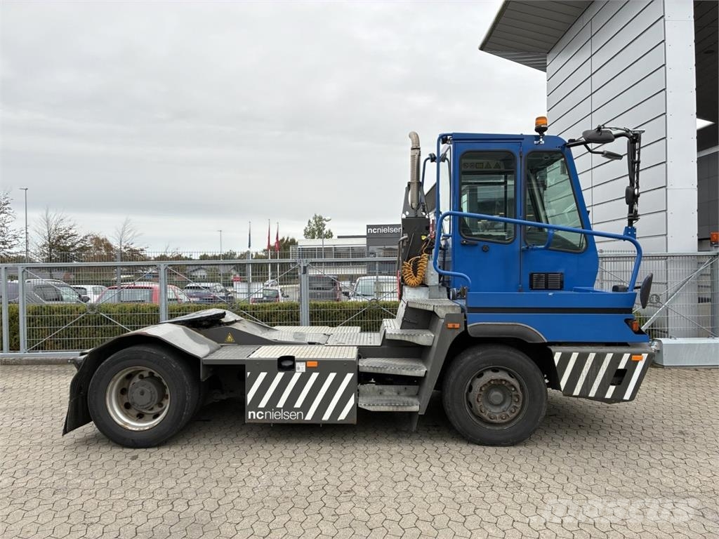 Terberg YT222 4X2 Terminál targoncák