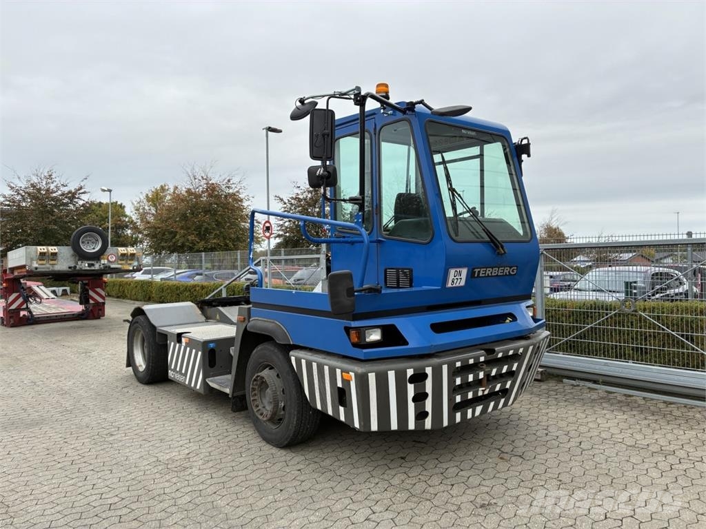 Terberg YT222 4X2 Terminál targoncák