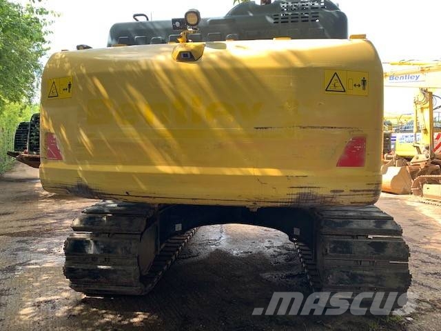 Komatsu PC210LC-11 Escavatori cingolati
